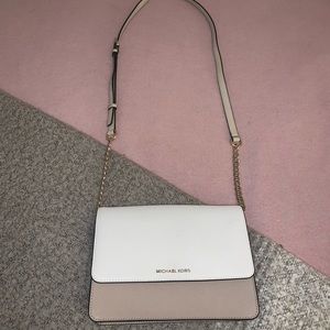 Like New Michael Kors Crossbody Purse